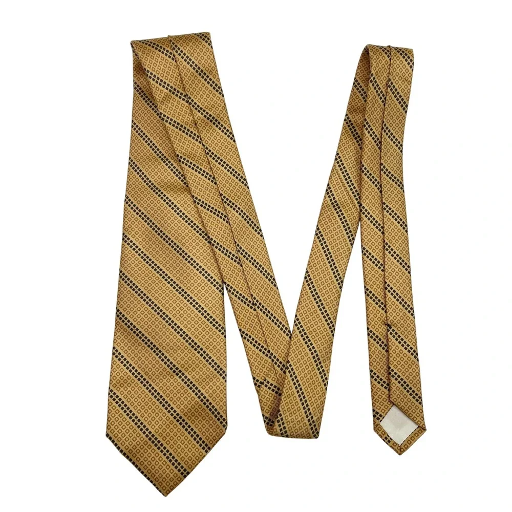 VTG Brooks Brothers Makers All Silk Gold Tie Geometric Squares Made in England‎